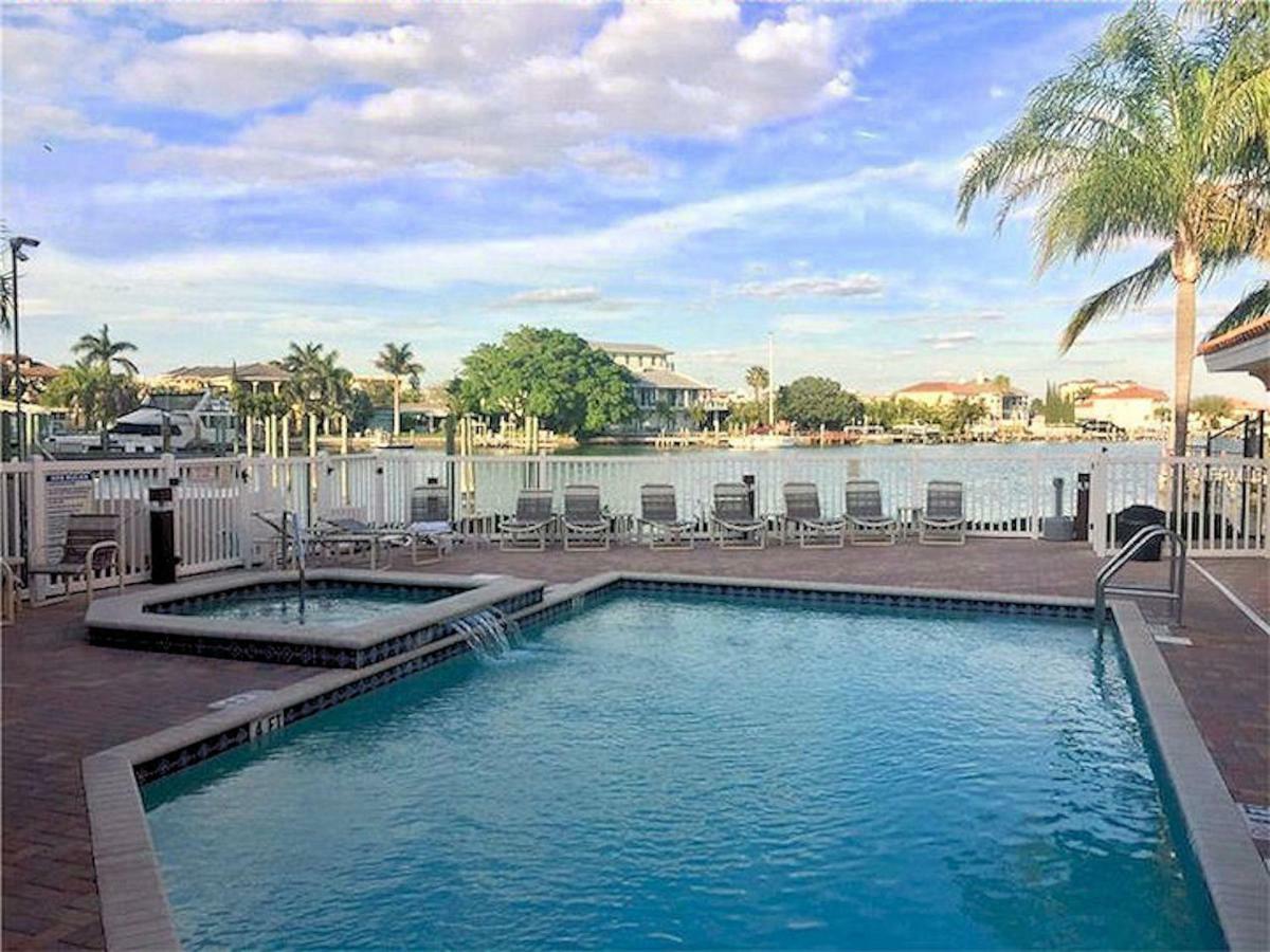 Luxury 5 Star Condominium Water Front 3 Beds 2 Bath Pool Hot-Tub Beach And City Views 克利尔沃特 外观 照片